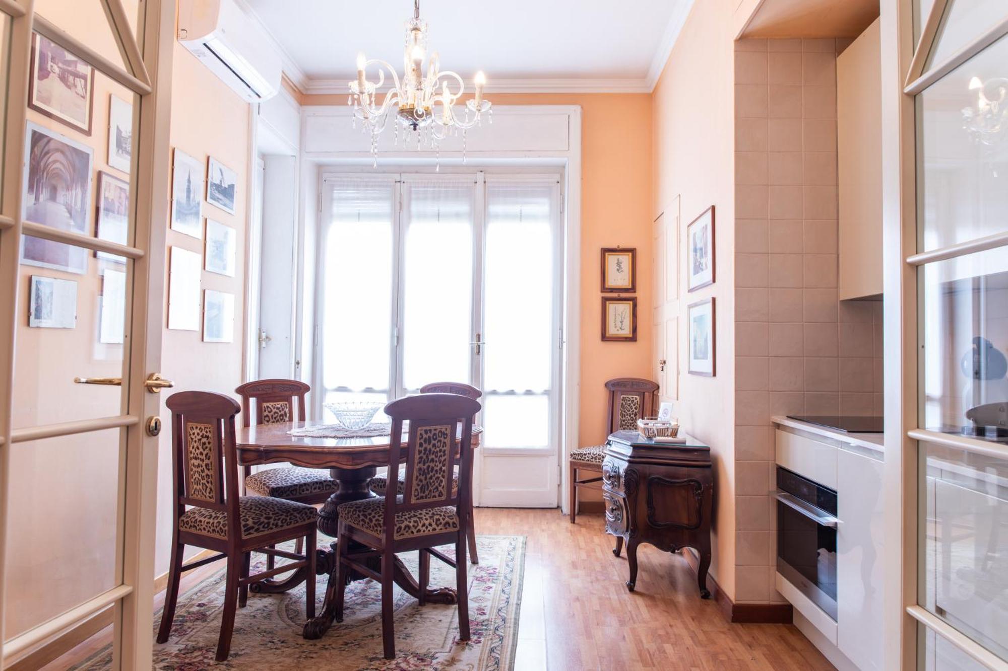 밀라노 Duomo Walking Distance Elegant Flat With View 아파트 외부 사진