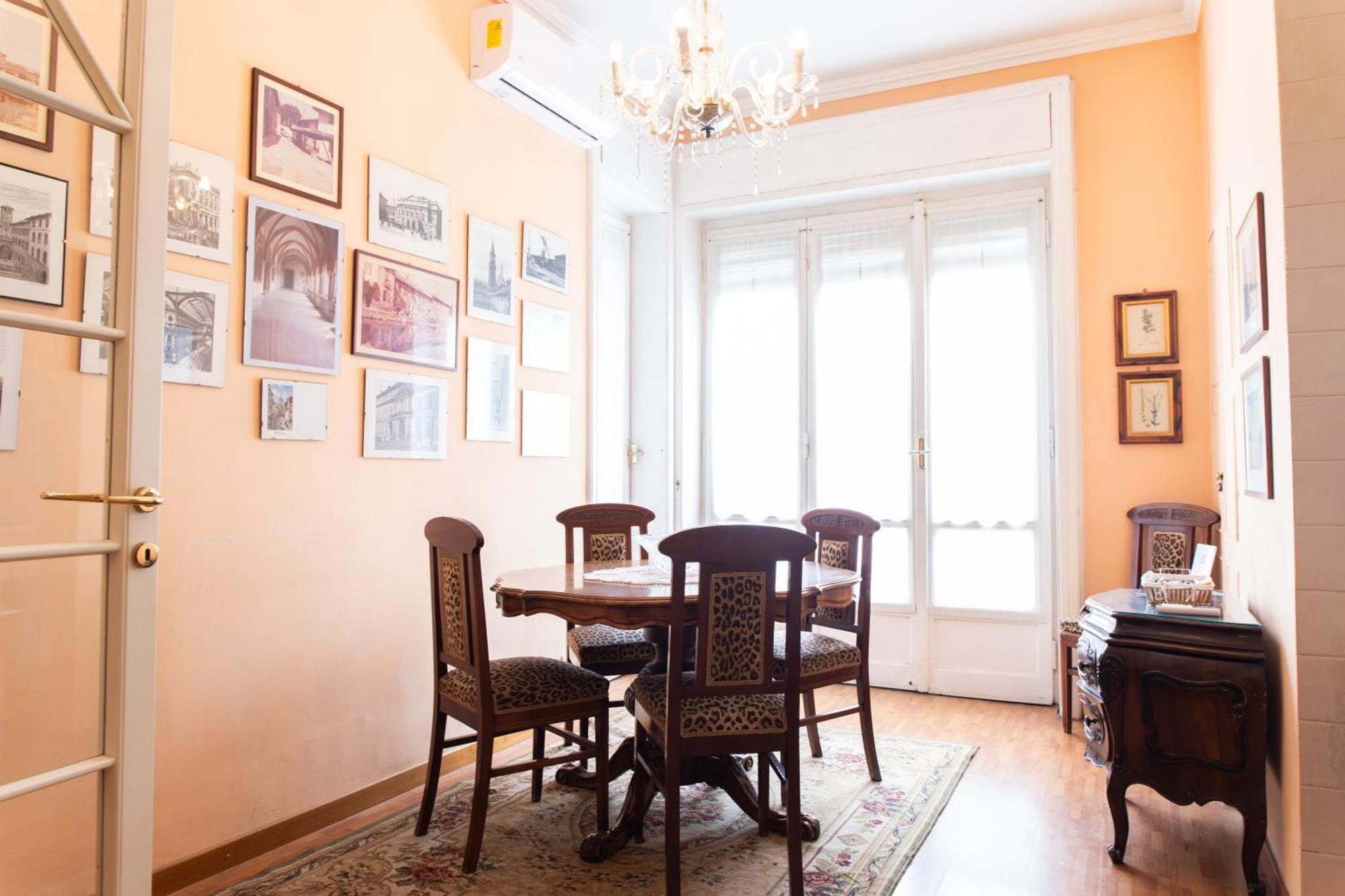 밀라노 Duomo Walking Distance Elegant Flat With View 아파트 외부 사진